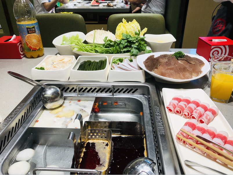 这么多餐厅涨价,为什么大家只骂海底捞?(图3) 这么多餐厅涨价,为什么大家只骂海底捞?(图3)