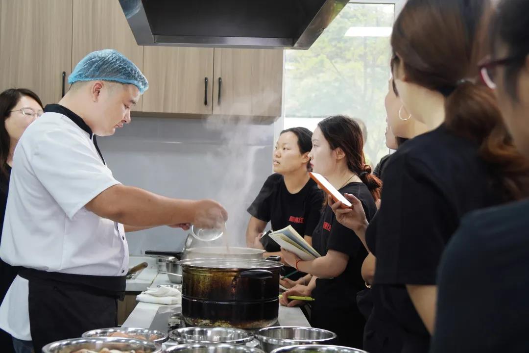 麻辣红包研发部召开“6月产品运用专题交流研讨会”(图2) 麻辣红包研发部召开“6月产品运用专题交流研讨会”(图2)