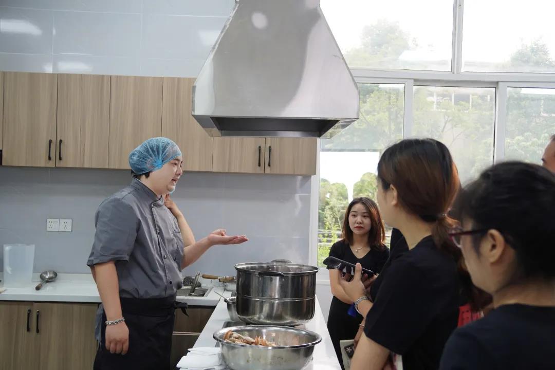 麻辣红包研发部召开“6月产品运用专题交流研讨会”(图1) 麻辣红包研发部召开“6月产品运用专题交流研讨会”(图1)